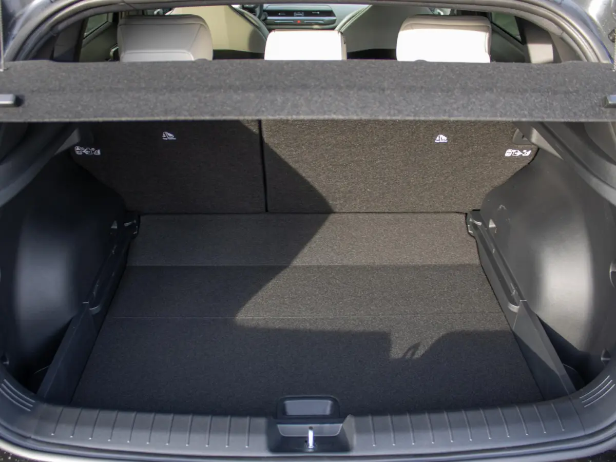 GT-Line Business Edition 81.4 kWh | DIRECT LEVERBAAR | Navi. | Stoel&Stuur Verwarming | Clima. |  Lichtmetalen velgen | LED | Dodehoekassistentie | GT-Line Vegan Lederen Stoelbekleding