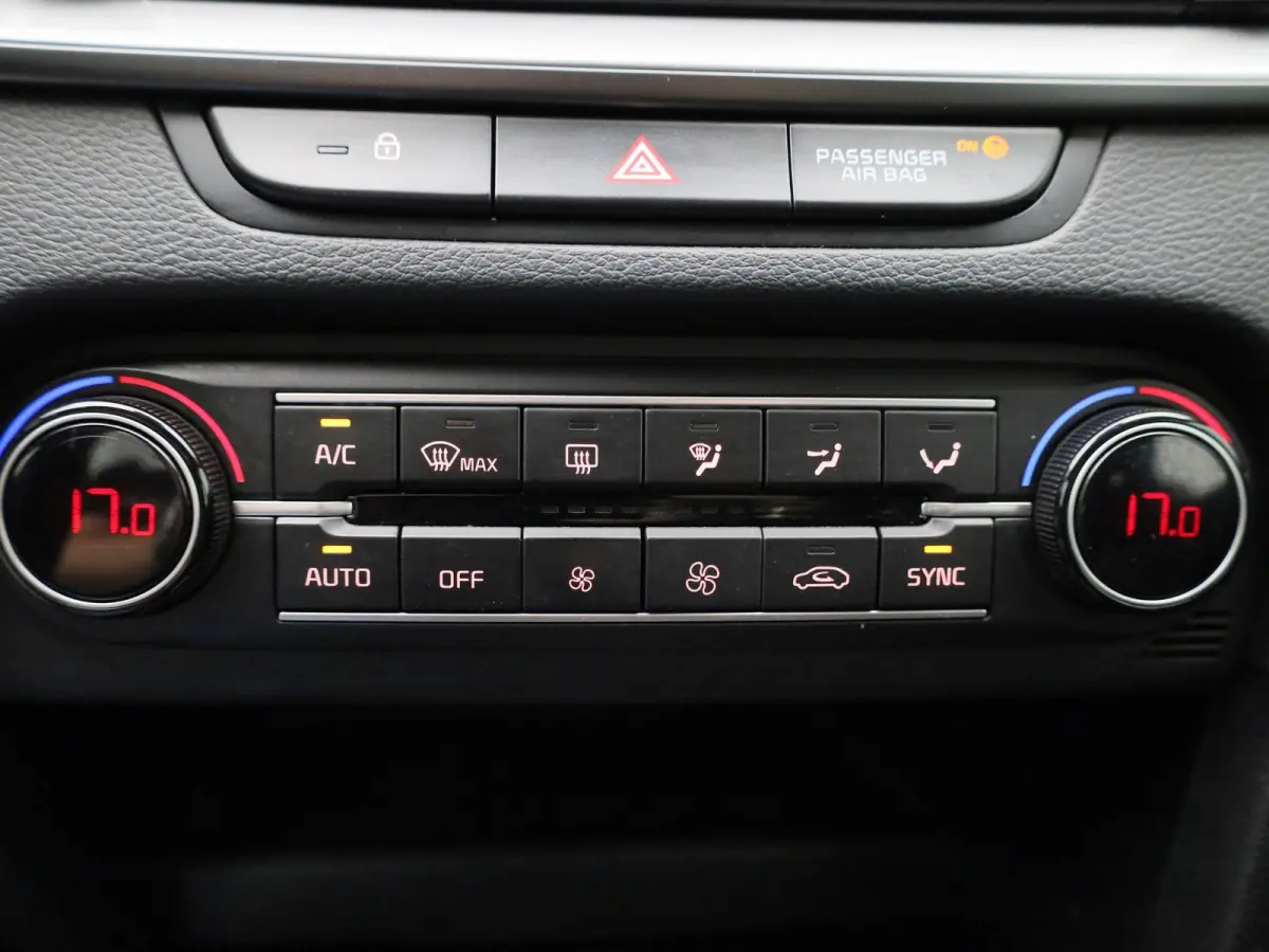 1.0 T-GDi MHEV DynamicLine | Automaat | Apple carplay | Climate control  | Cruise control | Navigatie | LMV  | DAB | Camera | Bluetooth | Parkeer sensoren