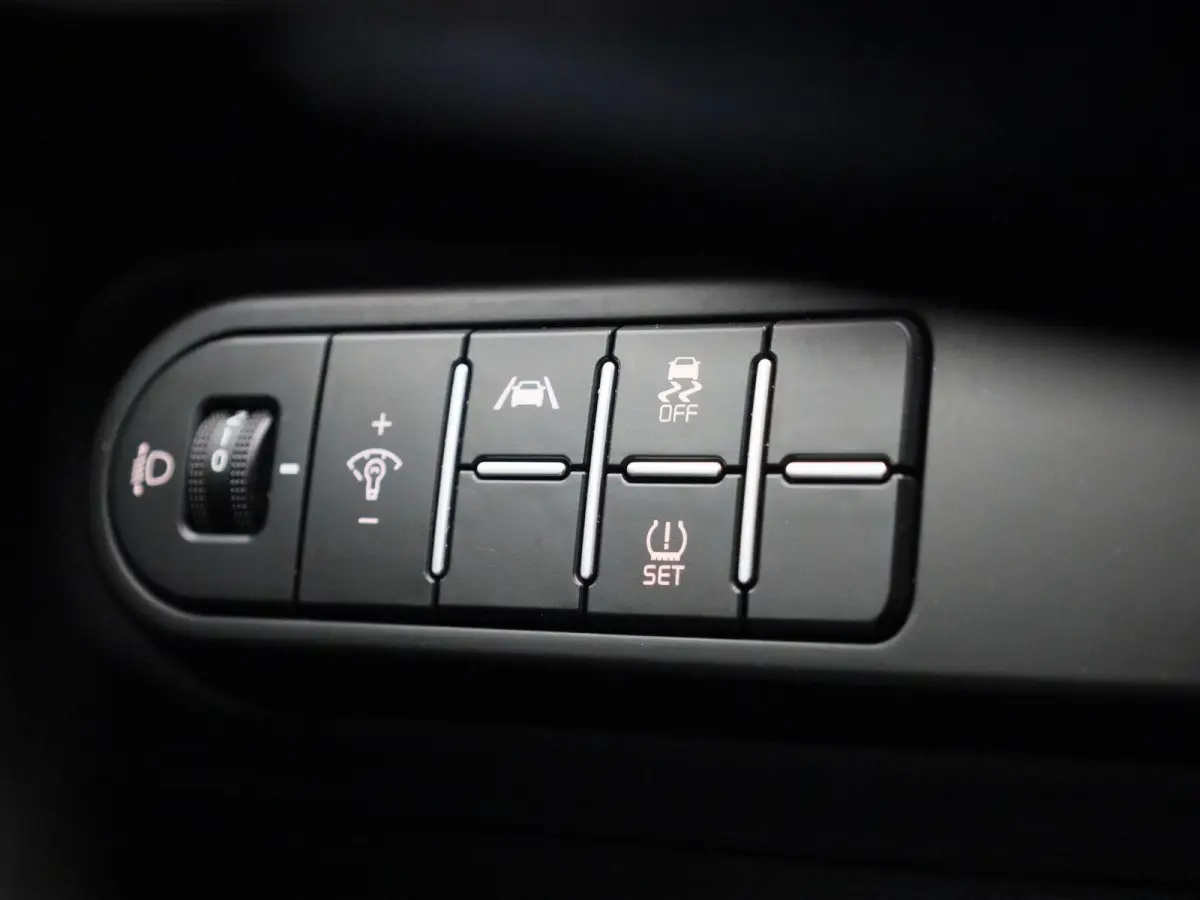 1.0 T-GDi MHEV DynamicLine | Automaat | Apple carplay | Climate control  | Cruise control | Navigatie | LMV  | DAB | Camera | Bluetooth | Parkeer sensoren