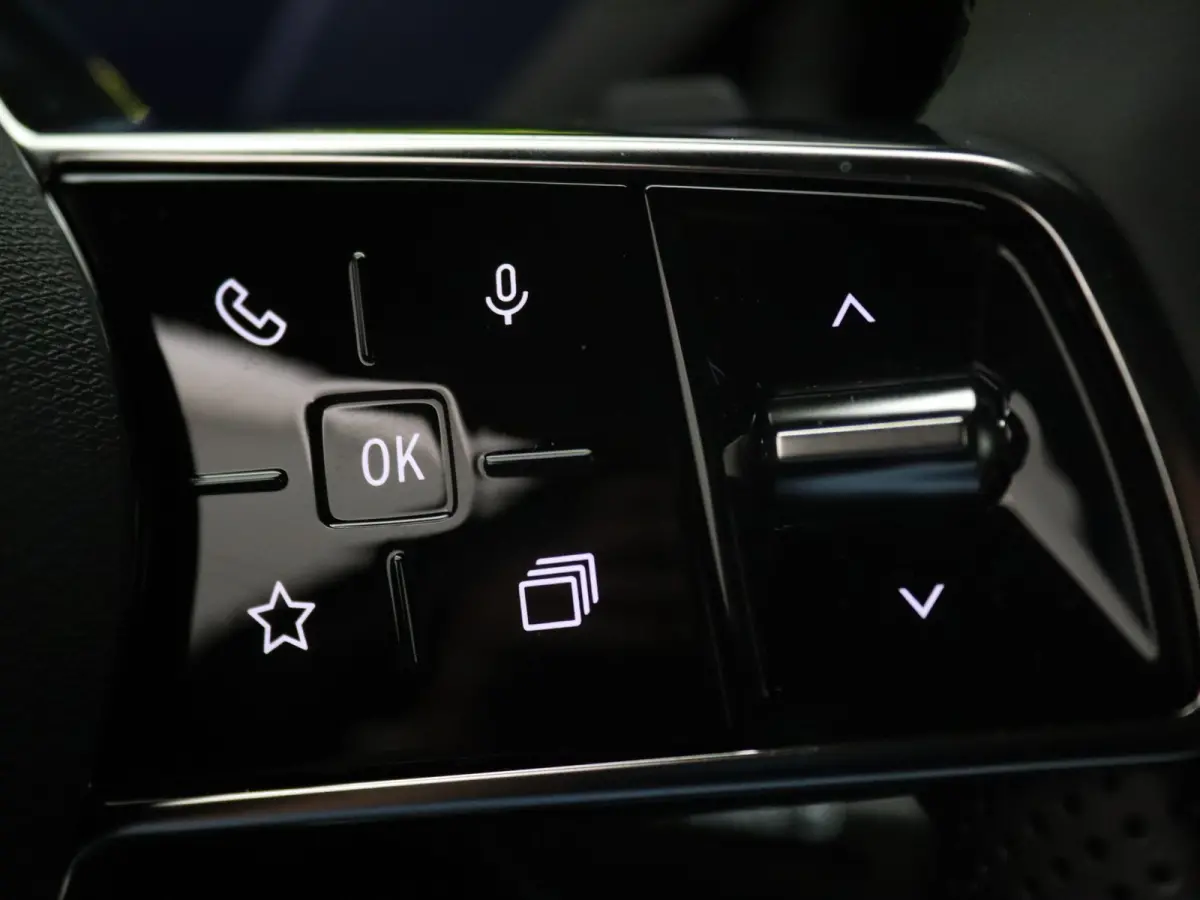 comfort range techno 52 kWh Apple Carplay/Android Auto | Climate