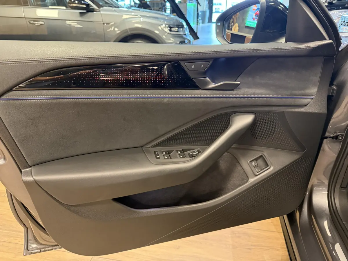 1.5 eTSI R-Line Edition PHEV|PANO|TREKHAAK|NAVI|CARPLAY|MEMORY SEAT|STOEL/STUUR VERW.|ACC|HARMAN KARDON|MASSAGE STOELEN|