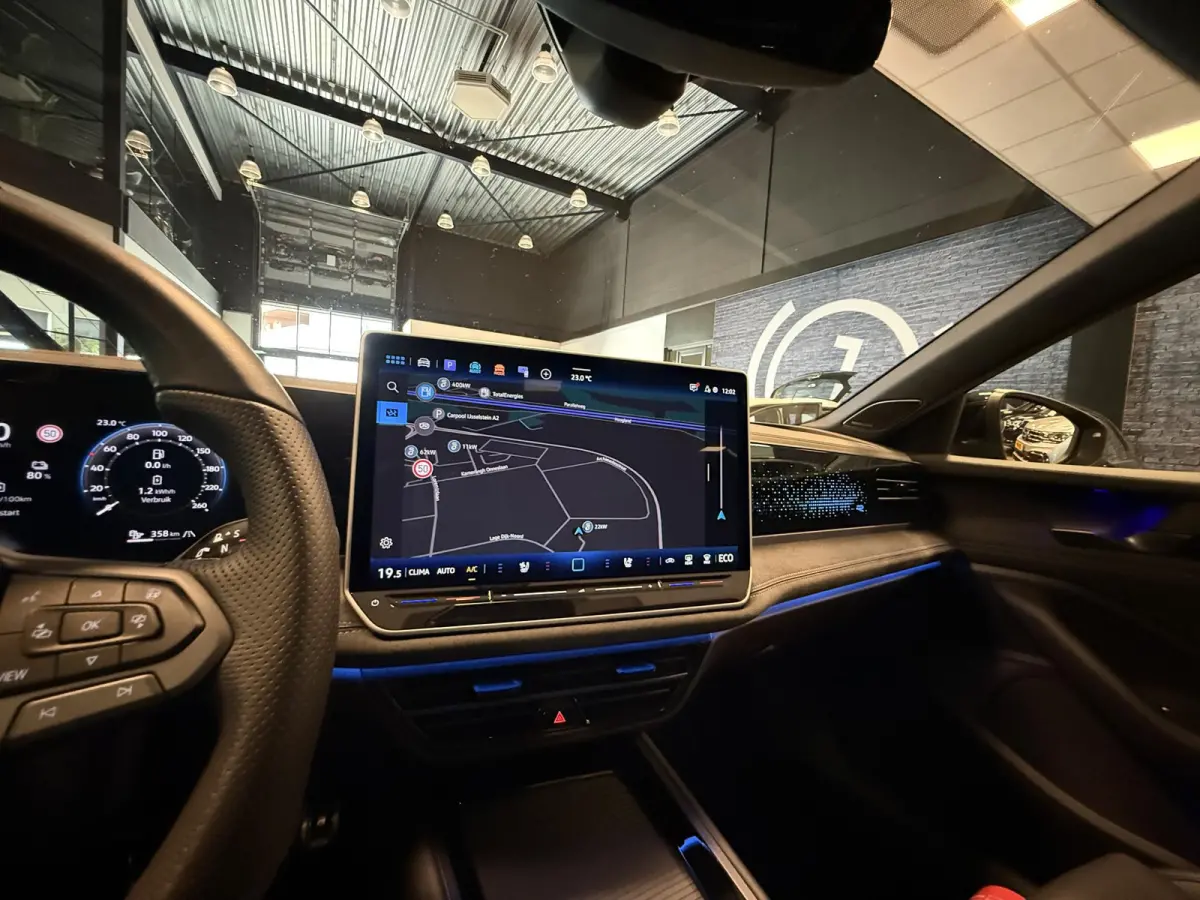 1.5 eTSI R-Line Edition PHEV|PANO|TREKHAAK|NAVI|CARPLAY|MEMORY SEAT|STOEL/STUUR VERW.|ACC|HARMAN KARDON|MASSAGE STOELEN|