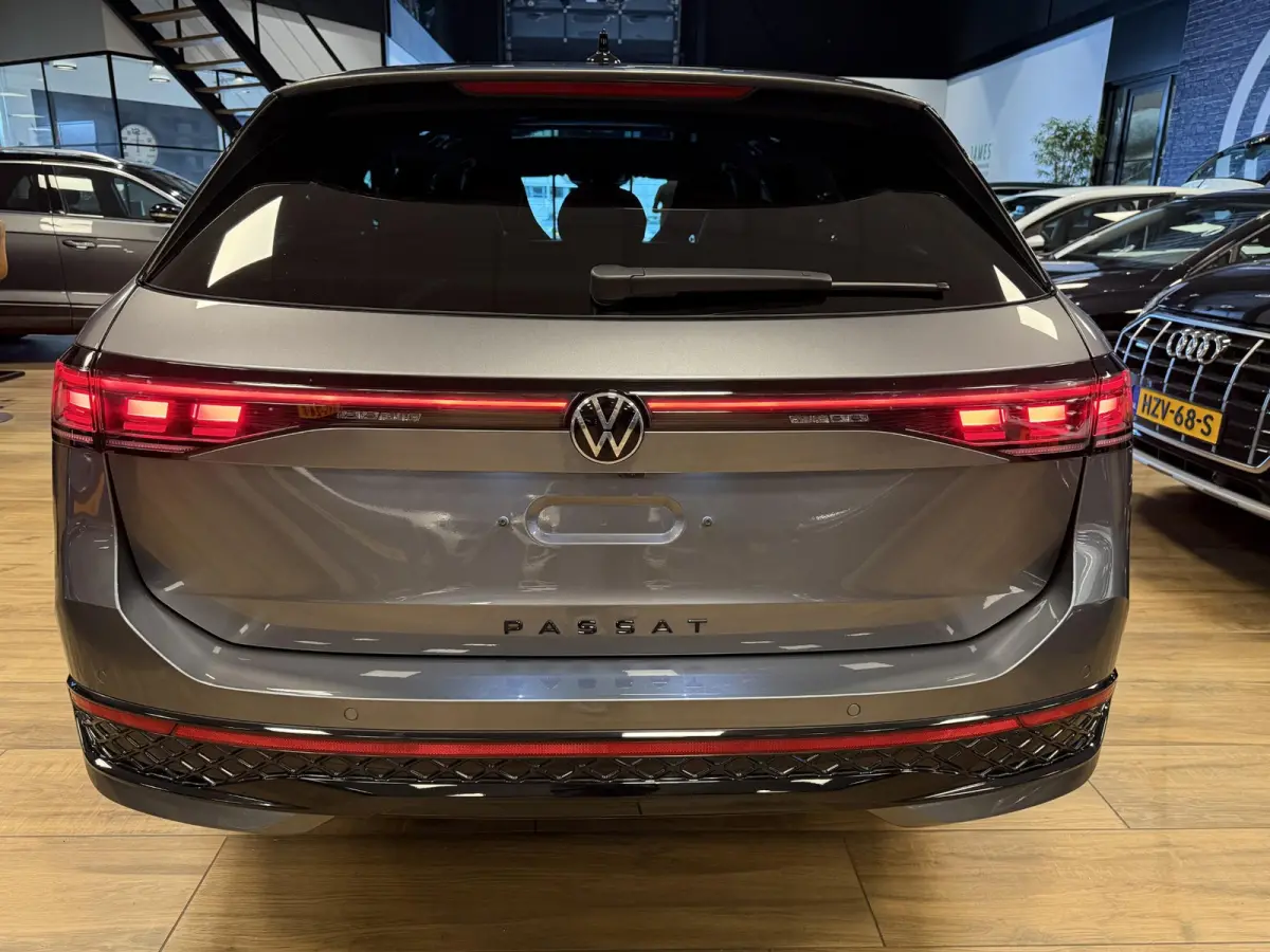 1.5 eTSI R-Line Edition PHEV|PANO|TREKHAAK|NAVI|CARPLAY|MEMORY SEAT|STOEL/STUUR VERW.|ACC|HARMAN KARDON|MASSAGE STOELEN|