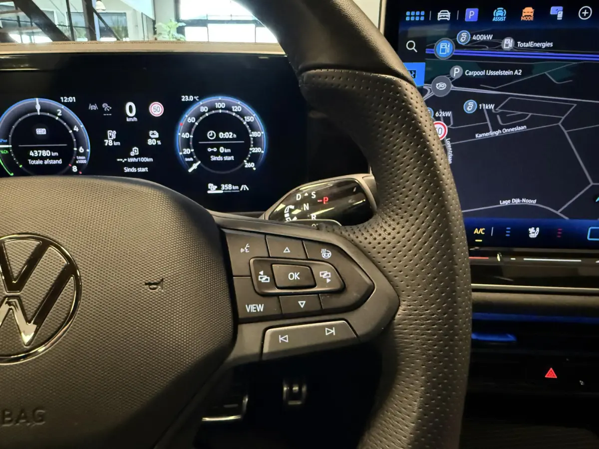 1.5 eTSI R-Line Edition PHEV|PANO|TREKHAAK|NAVI|CARPLAY|MEMORY SEAT|STOEL/STUUR VERW.|ACC|HARMAN KARDON|MASSAGE STOELEN|