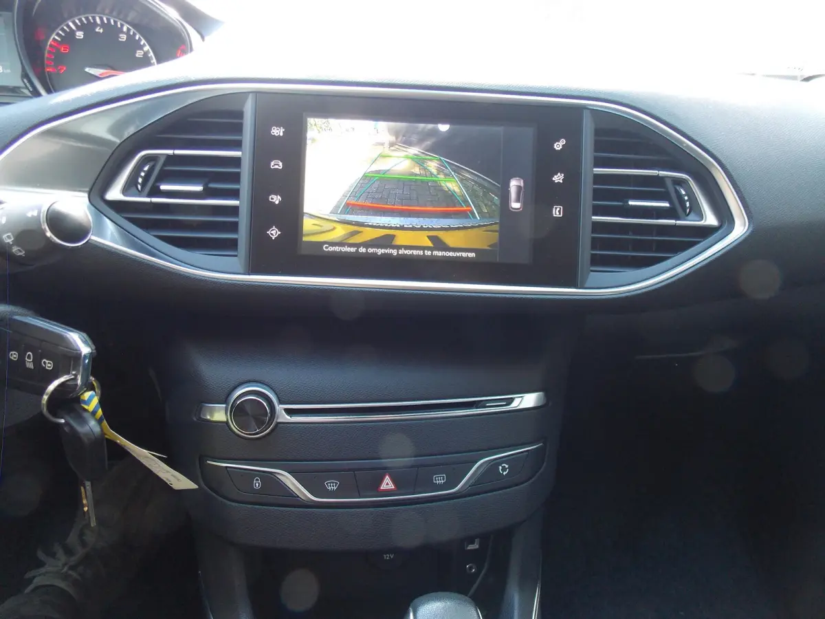 1.2 PureTech Allure Automaat Camera Elek Pakket 5Deurs 2016bj