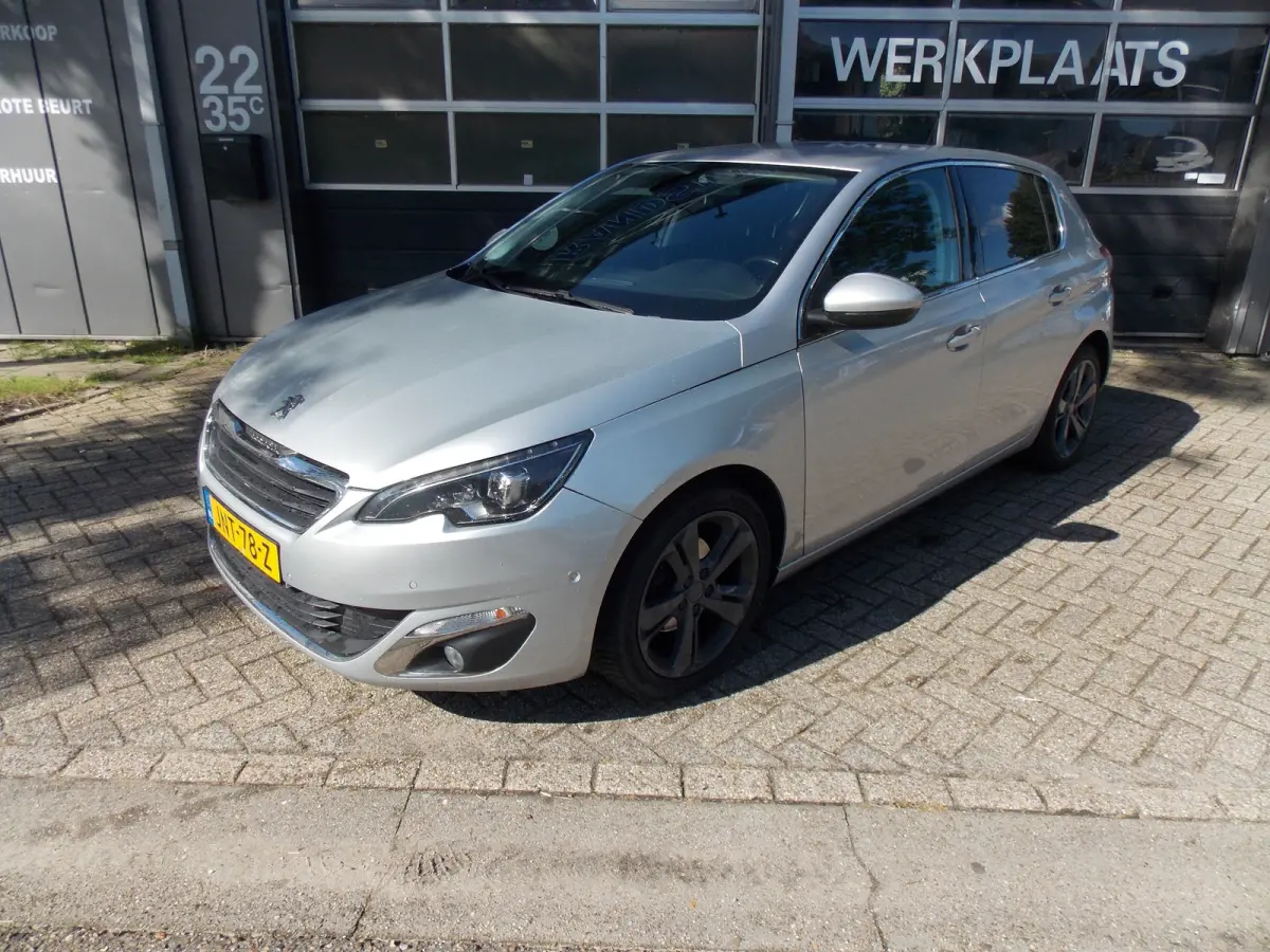 1.2 PureTech Allure Automaat Camera Elek Pakket 5Deurs 2016bj