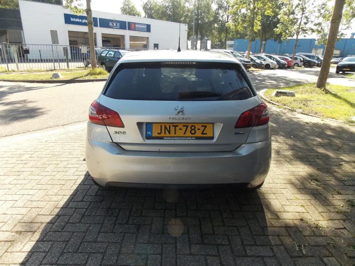 1.2 PureTech Allure Automaat Camera Elek Pakket 5Deurs 2016bj