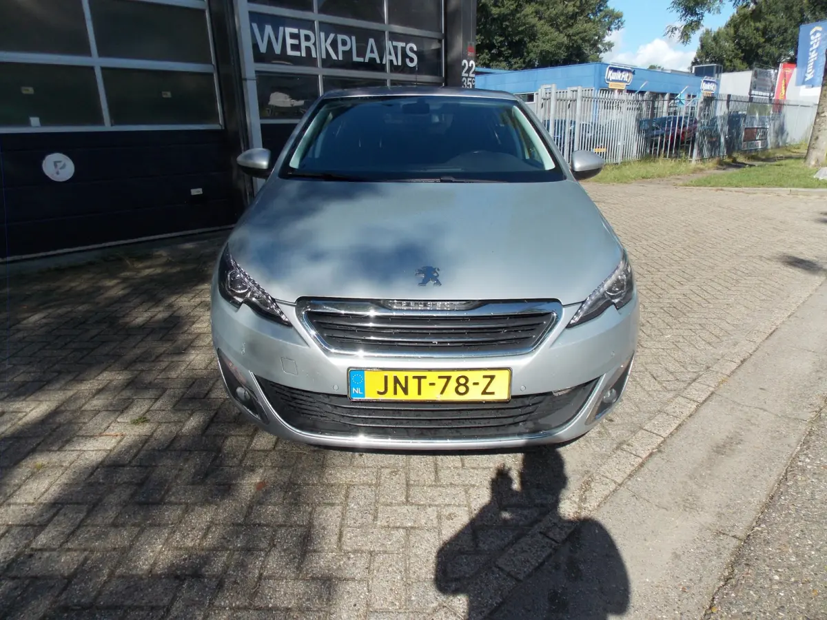 1.2 PureTech Allure Automaat Camera Elek Pakket 5Deurs 2016bj