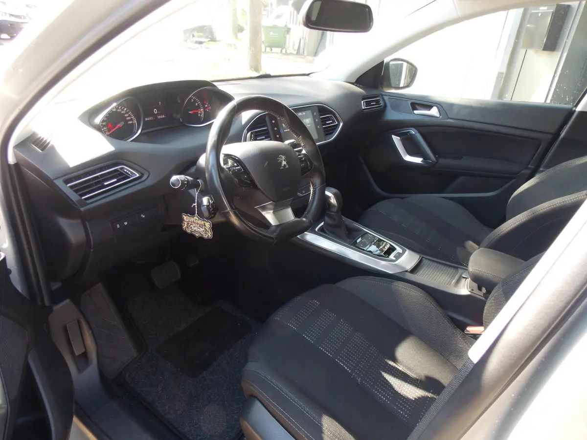 1.2 PureTech Allure Automaat Camera Elek Pakket 5Deurs 2016bj