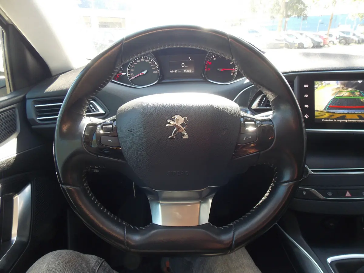 1.2 PureTech Allure Automaat Camera Elek Pakket 5Deurs 2016bj