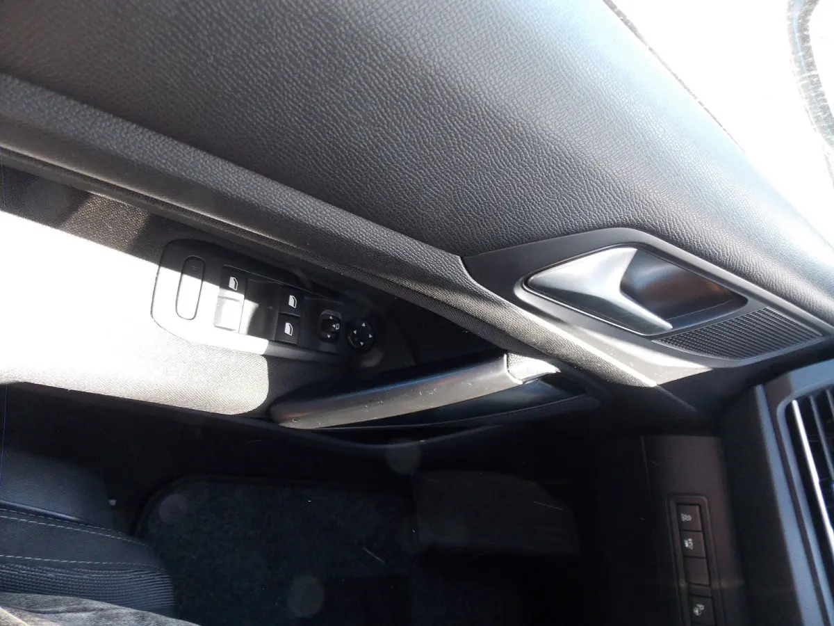 1.2 PureTech Allure Automaat Camera Elek Pakket 5Deurs 2016bj