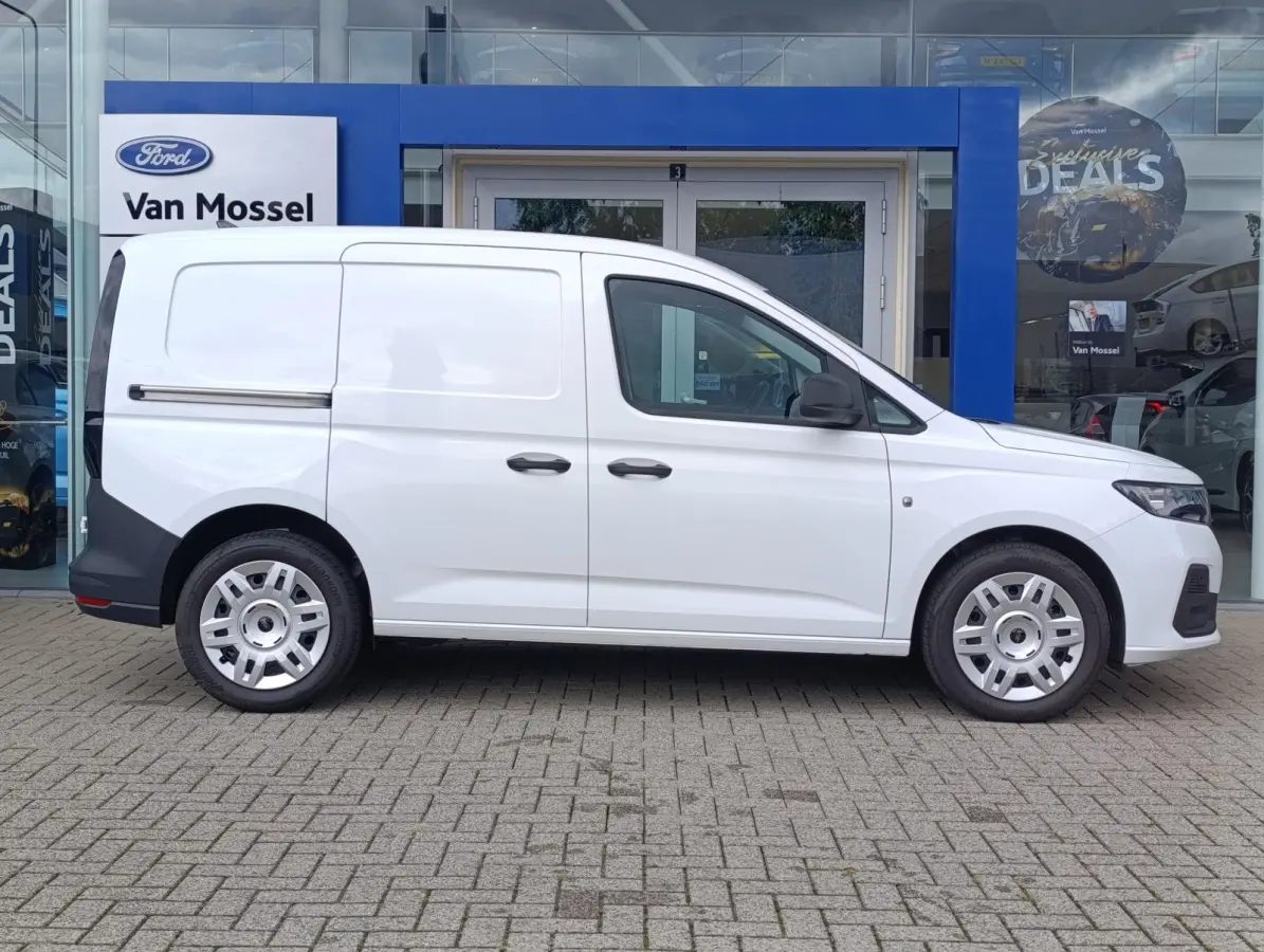 1.5 EcoBoost PHEV L1 Trend | LAGE KM! | Cruise Control | Stoelverwarming | PDC V+A | Navigatie