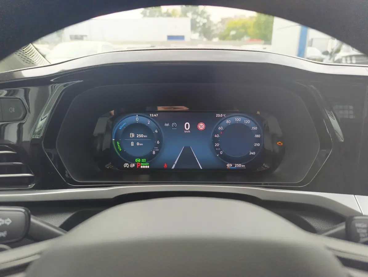 1.5 EcoBoost PHEV L1 Trend | LAGE KM! | Cruise Control | Stoelverwarming | PDC V+A | Navigatie
