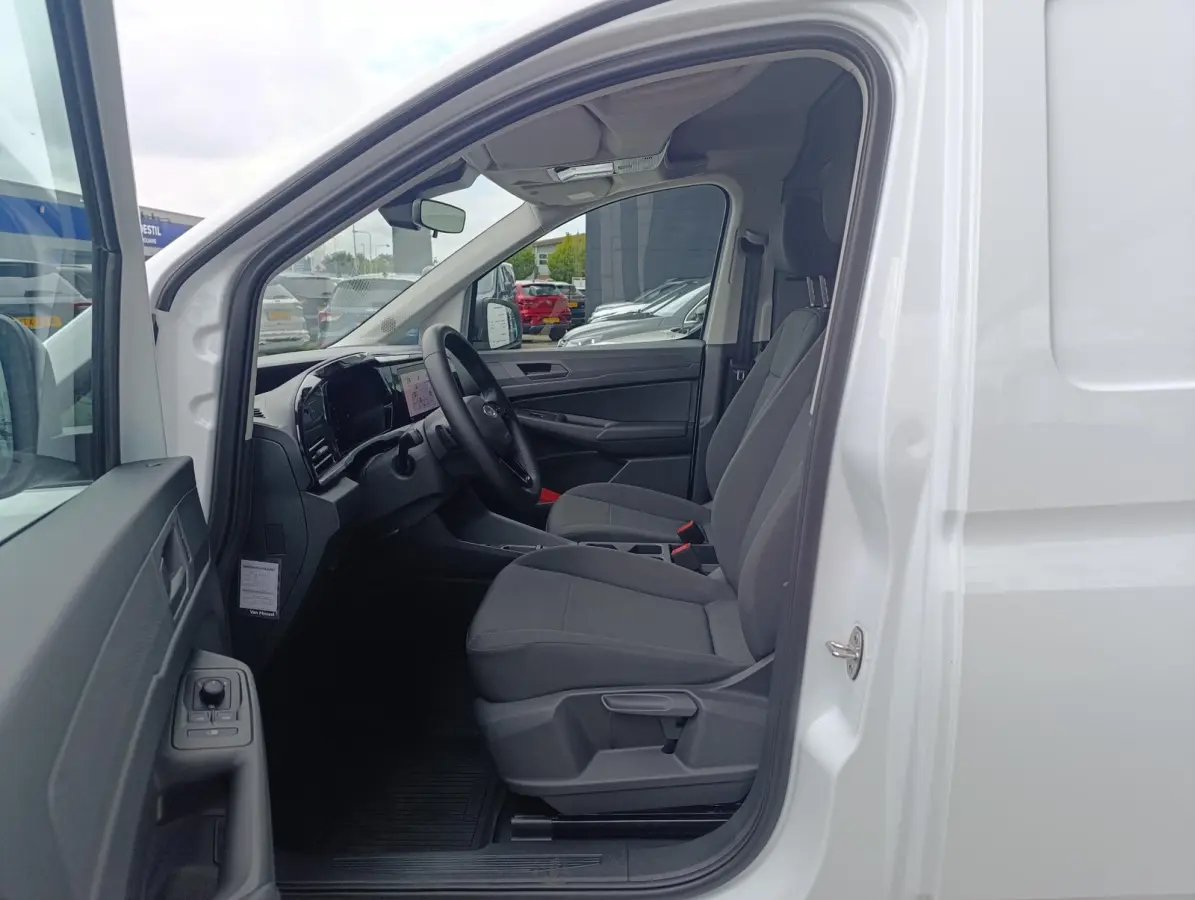 1.5 EcoBoost PHEV L1 Trend | LAGE KM! | Cruise Control | Stoelverwarming | PDC V+A | Navigatie