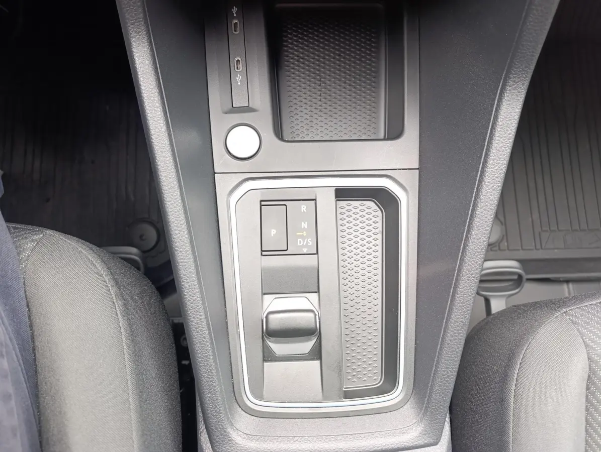 1.5 EcoBoost PHEV L1 Trend | LAGE KM! | Cruise Control | Stoelverwarming | PDC V+A | Navigatie