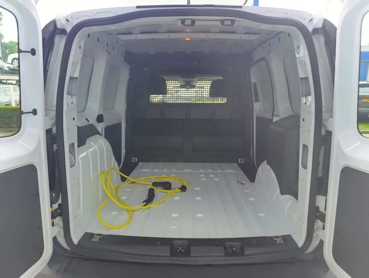 1.5 EcoBoost PHEV L1 Trend | LAGE KM! | Cruise Control | Stoelverwarming | PDC V+A | Navigatie