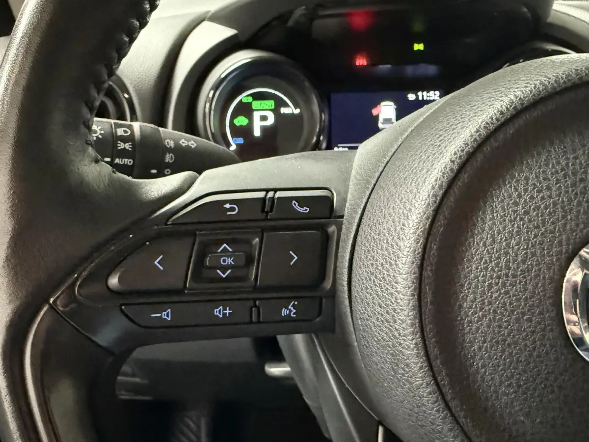 1.5 Select PANO | CAMERA | CARPLAY | LMV