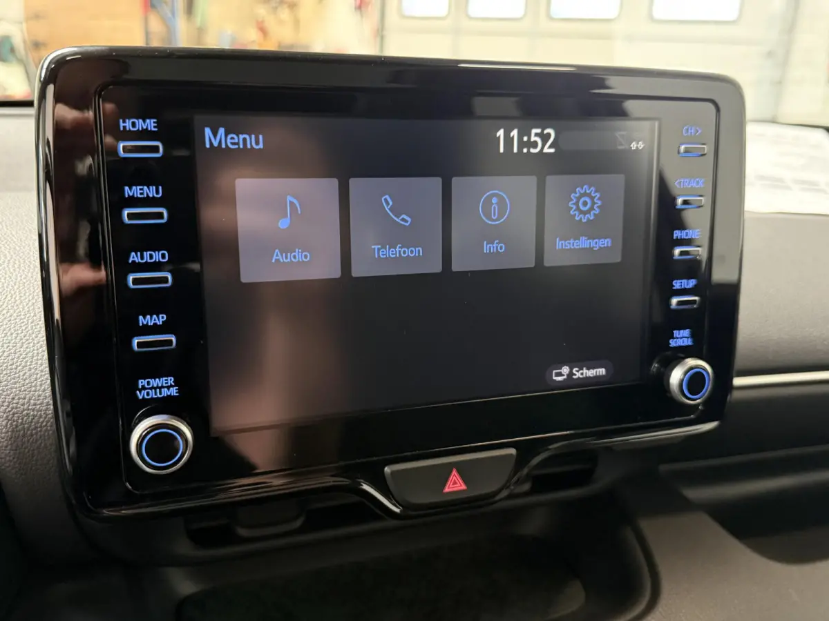 1.5 Select PANO | CAMERA | CARPLAY | LMV