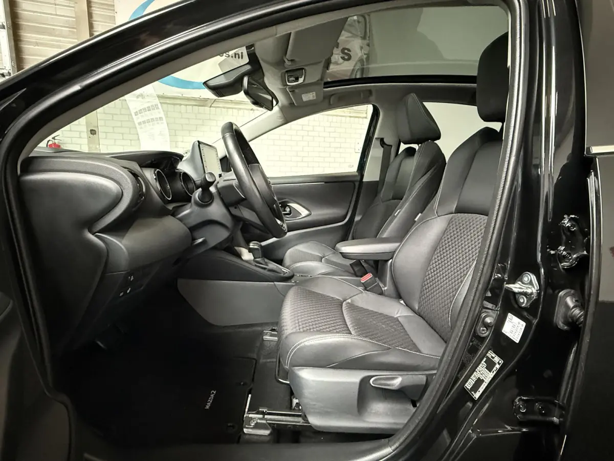 1.5 Select PANO | CAMERA | CARPLAY | LMV