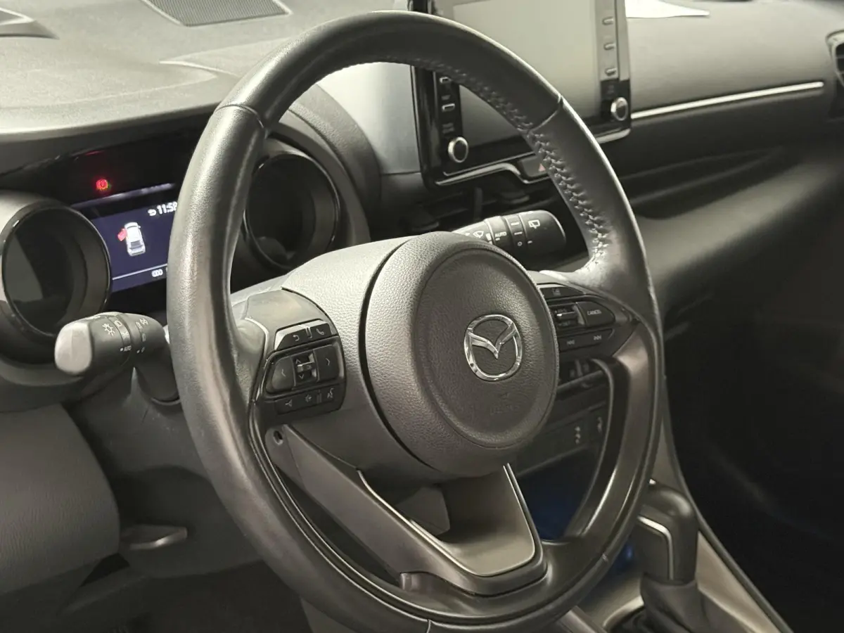 1.5 Select PANO | CAMERA | CARPLAY | LMV