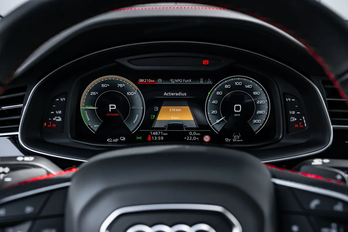 55 TFSI e quattro Pro Line S 394PK | Trekhaak | Onderstel Pakket Advanced | Panorama Dak | Rode Stiksels | B&O