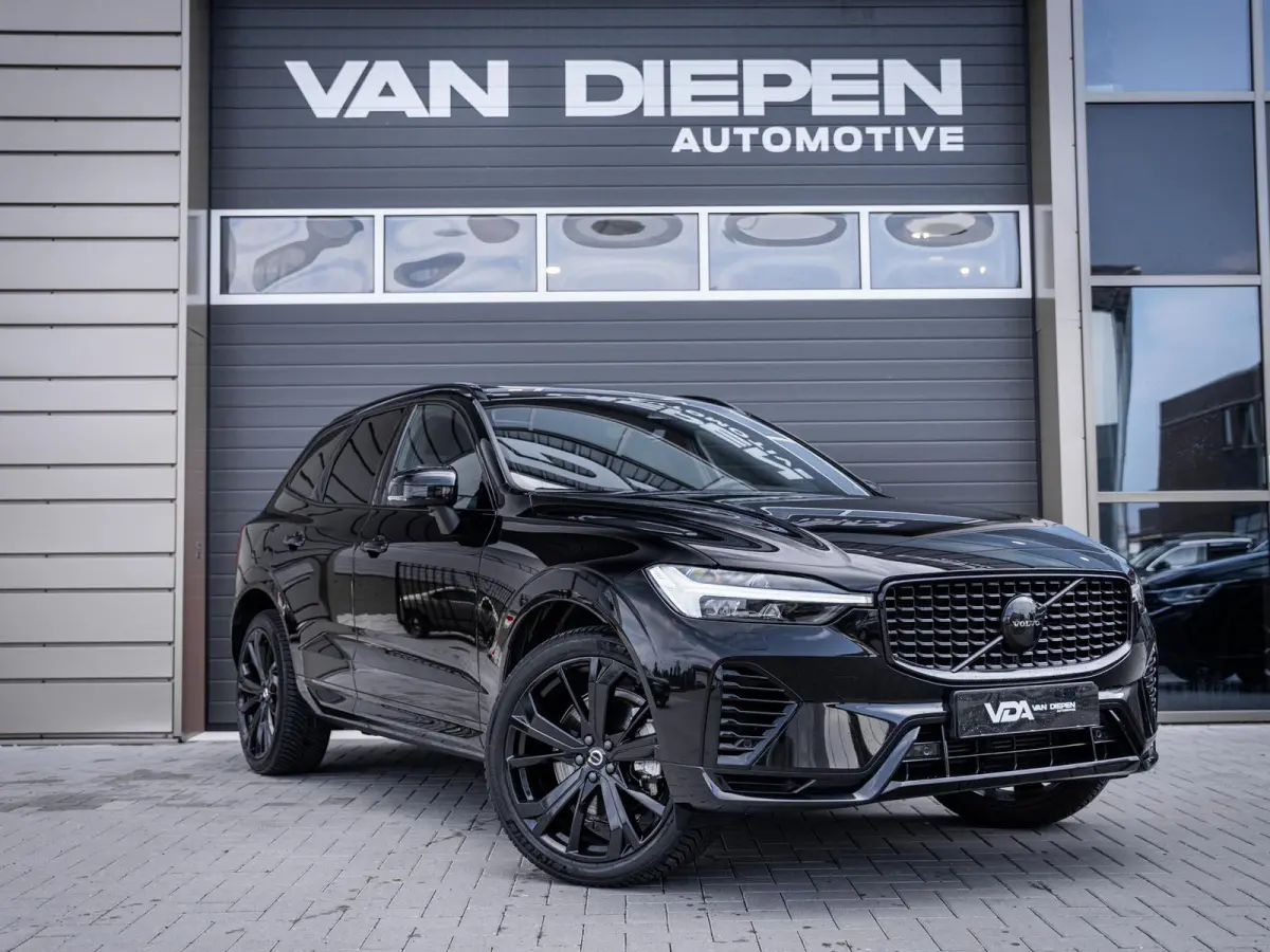 2.0 T6 Plug-in hybrid AWD Plus Black Edition l Pano l Trekh l H/Kardon l Memory
