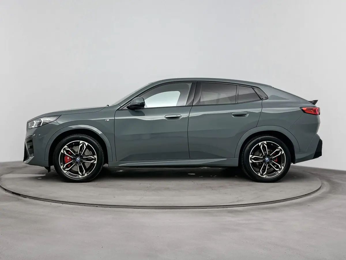 eDrive20 67 kWh | TREKHAAK | 360 CAMERA | MEMORY STOELEN | HARMAN KARDON | ELEK.KOFFERBAK | STOELVERWARMING | M-SPORT | LEDER | HEADUP DISPLAY |