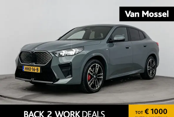 eDrive20 67 kWh | TREKHAAK | 360 CAMERA | MEMORY STOELEN | HARMAN KARDON | ELEK.KOFFERBAK | STOELVERWARMING | M-SPORT | LEDER | HEADUP DISPLAY |
