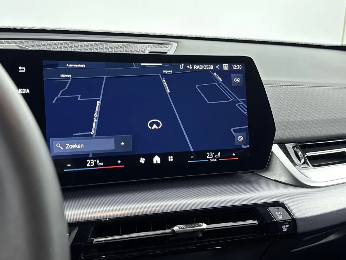 eDrive20 67 kWh | TREKHAAK | 360 CAMERA | MEMORY STOELEN | HARMAN KARDON | ELEK.KOFFERBAK | STOELVERWARMING | M-SPORT | LEDER | HEADUP DISPLAY |