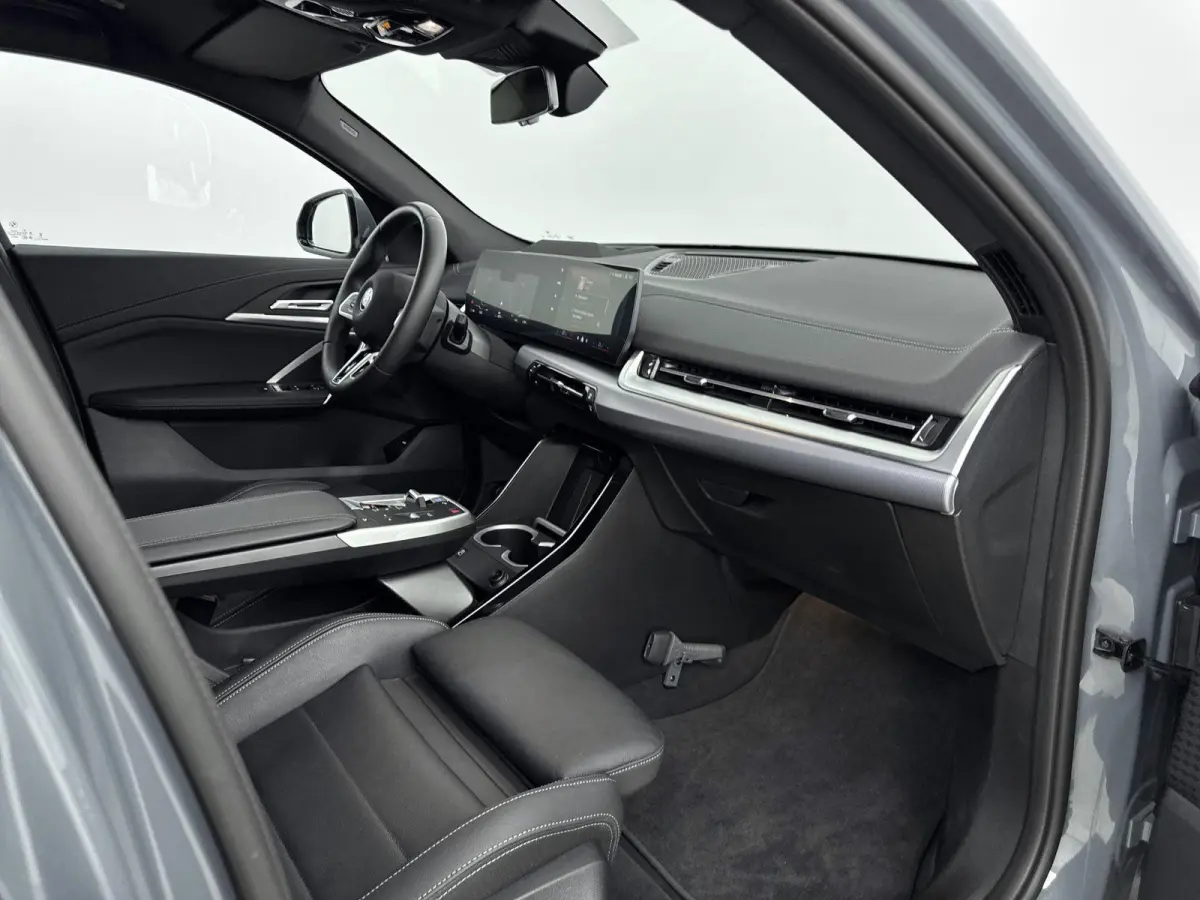 eDrive20 67 kWh | TREKHAAK | 360 CAMERA | MEMORY STOELEN | HARMAN KARDON | ELEK.KOFFERBAK | STOELVERWARMING | M-SPORT | LEDER | HEADUP DISPLAY |