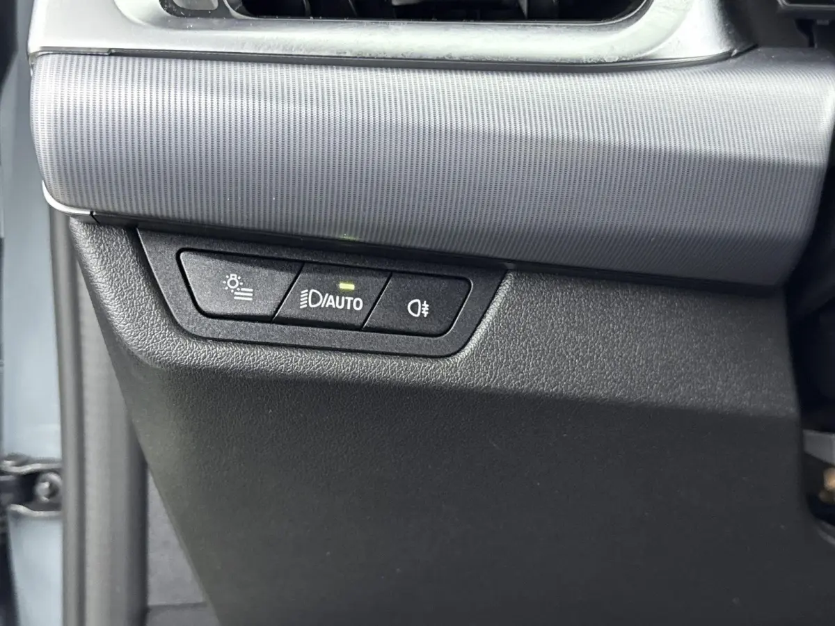 eDrive20 67 kWh | TREKHAAK | 360 CAMERA | MEMORY STOELEN | HARMAN KARDON | ELEK.KOFFERBAK | STOELVERWARMING | M-SPORT | LEDER | HEADUP DISPLAY |