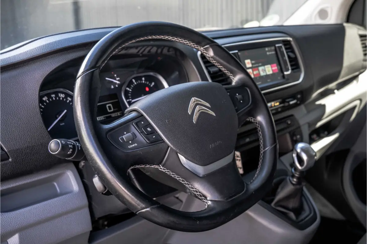 2.0 BlueHDi 120PK | Nieuwstaat | 3-Zits | Camera | Carplay | Cruise | PDC | Airco