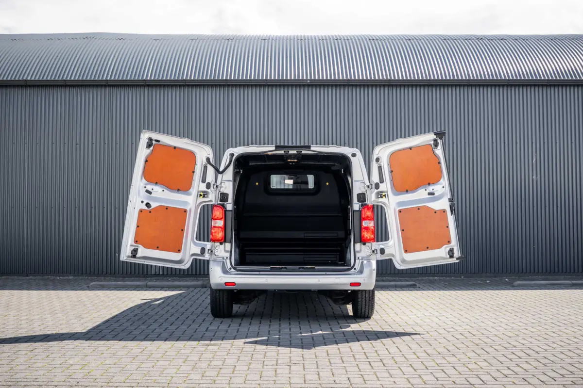2.0 BlueHDi 120PK | Nieuwstaat | 3-Zits | Camera | Carplay | Cruise | PDC | Airco