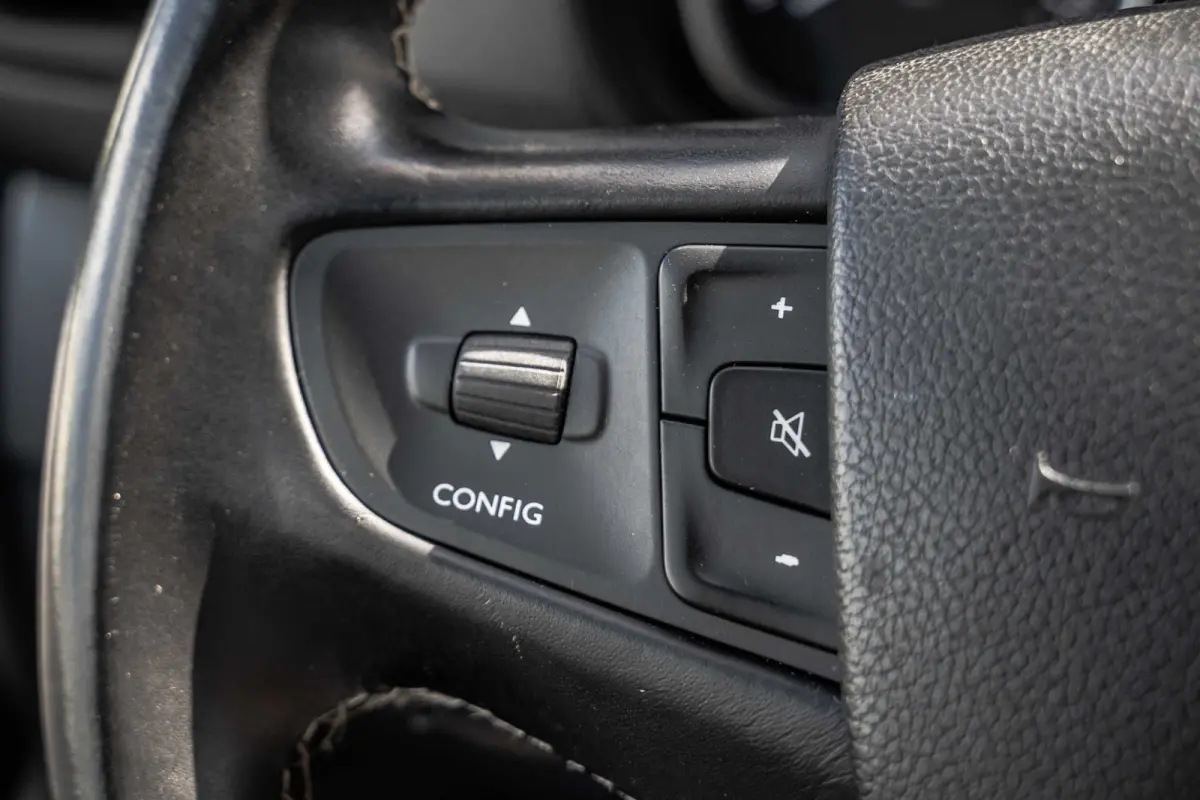 2.0 BlueHDi 120PK | Nieuwstaat | 3-Zits | Camera | Carplay | Cruise | PDC | Airco