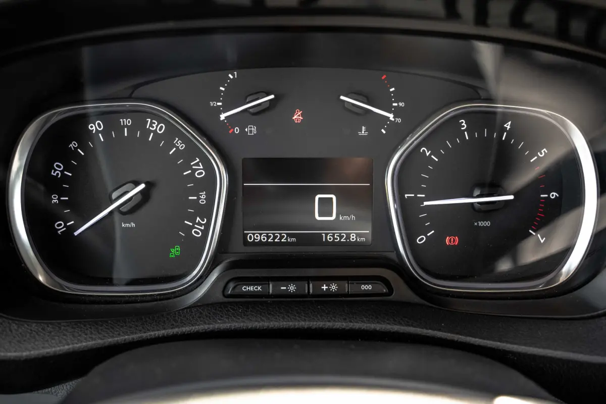 2.0 BlueHDi 120PK | Nieuwstaat | 3-Zits | Camera | Carplay | Cruise | PDC | Airco