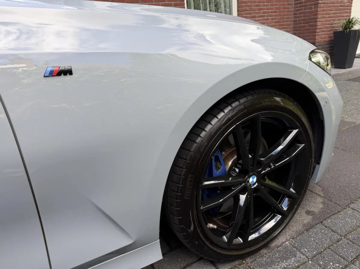 BMW 320i M Sport Edition|Pano |Adapt |H&K |Trek BMW 3-serie 320i M Sport Edition|Pano |Adapt |H&K |Trek |19"