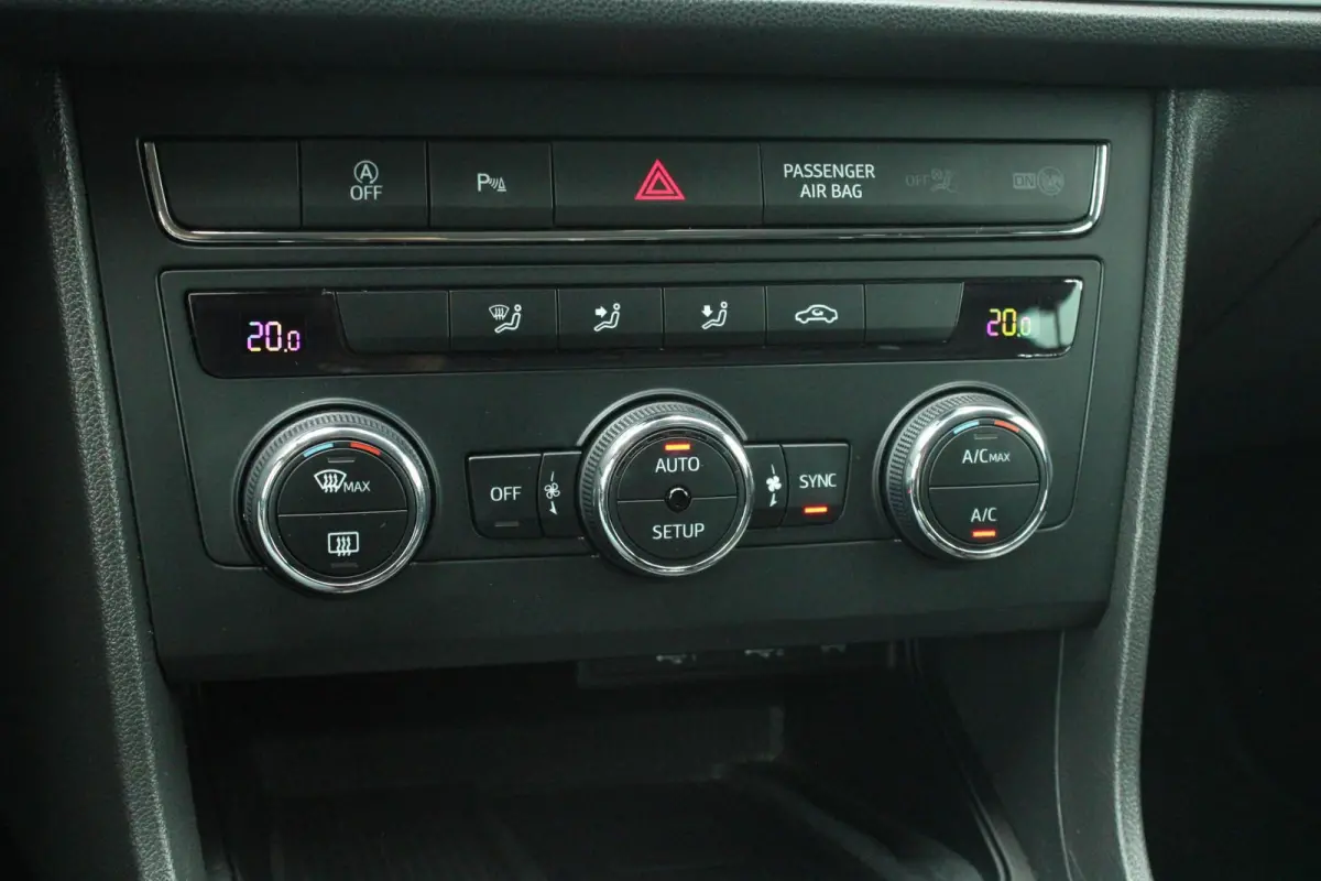 1.0 TSI 115pk Style Ultimate Edition | All Seasonbanden | Keyless Entry | Camera Achter | Apple CarPlay/ Android Auto | Cruise Control | Navigatie