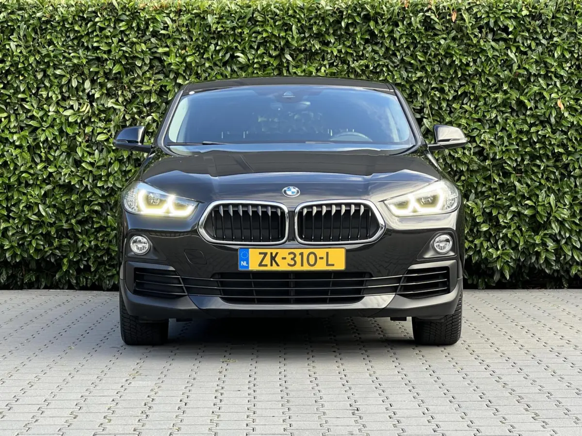 sDrive18i Executive Edition, NL AUTO, NAP LOGISCH, NAVIGATIE, CARPLAY, CLIMATE CONTROL, CRUISE CONTROL, HUD, KEYLESS, ELEKTRISCHE KOFFERKLEP, LICHTMETAAL 18"