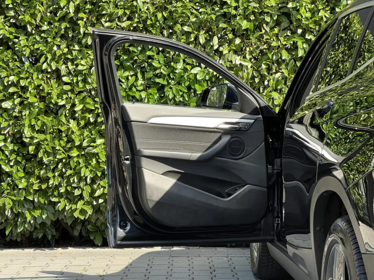 sDrive18i Executive Edition, NL AUTO, NAP LOGISCH, NAVIGATIE, CARPLAY, CLIMATE CONTROL, CRUISE CONTROL, HUD, KEYLESS, ELEKTRISCHE KOFFERKLEP, LICHTMETAAL 18"