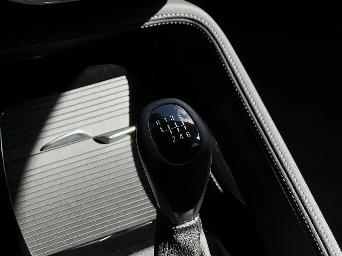 sDrive18i Executive Edition, NL AUTO, NAP LOGISCH, NAVIGATIE, CARPLAY, CLIMATE CONTROL, CRUISE CONTROL, HUD, KEYLESS, ELEKTRISCHE KOFFERKLEP, LICHTMETAAL 18"