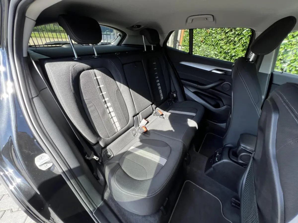 sDrive18i Executive Edition, NL AUTO, NAP LOGISCH, NAVIGATIE, CARPLAY, CLIMATE CONTROL, CRUISE CONTROL, HUD, KEYLESS, ELEKTRISCHE KOFFERKLEP, LICHTMETAAL 18"