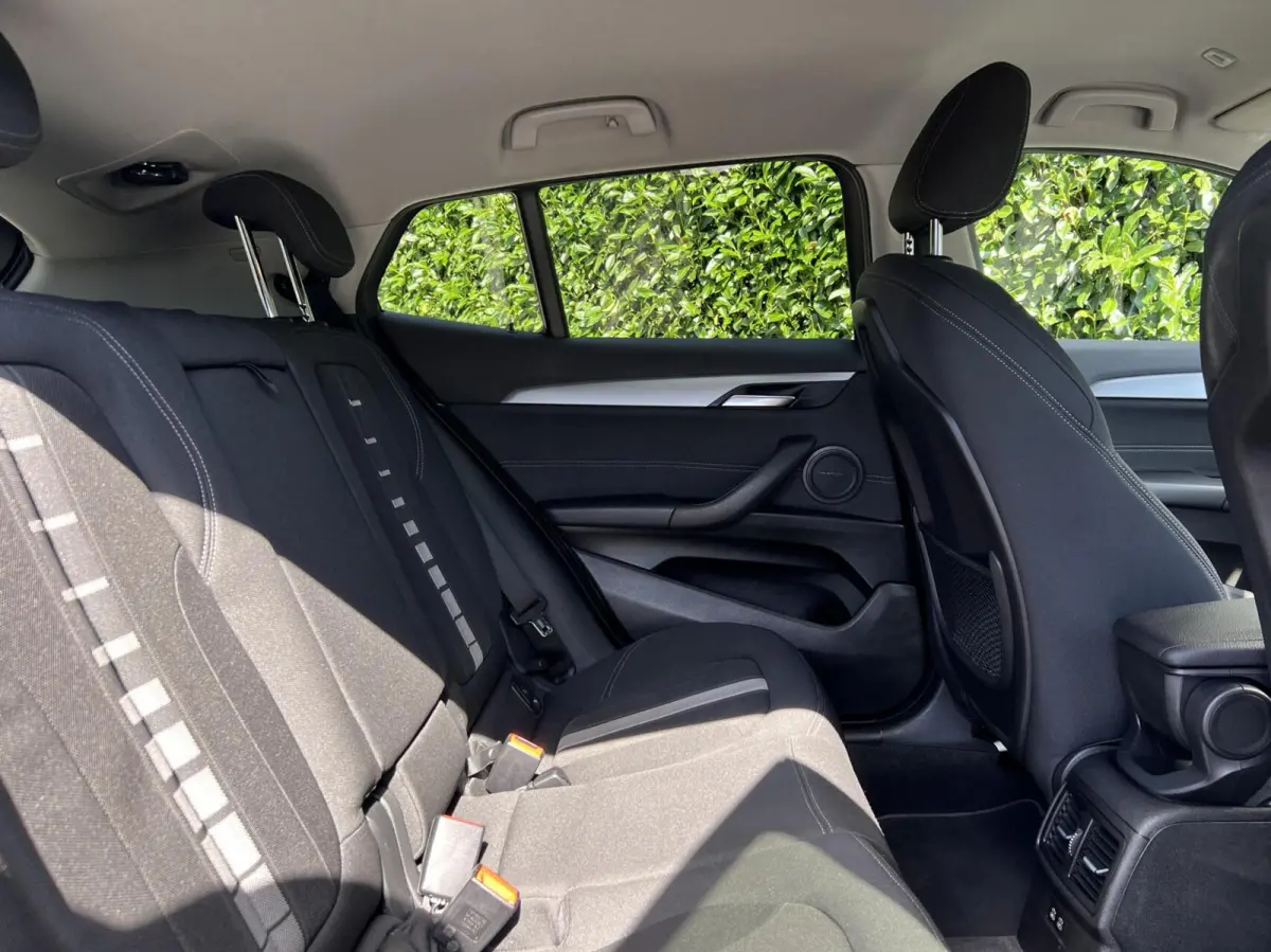 sDrive18i Executive Edition, NL AUTO, NAP LOGISCH, NAVIGATIE, CARPLAY, CLIMATE CONTROL, CRUISE CONTROL, HUD, KEYLESS, ELEKTRISCHE KOFFERKLEP, LICHTMETAAL 18"