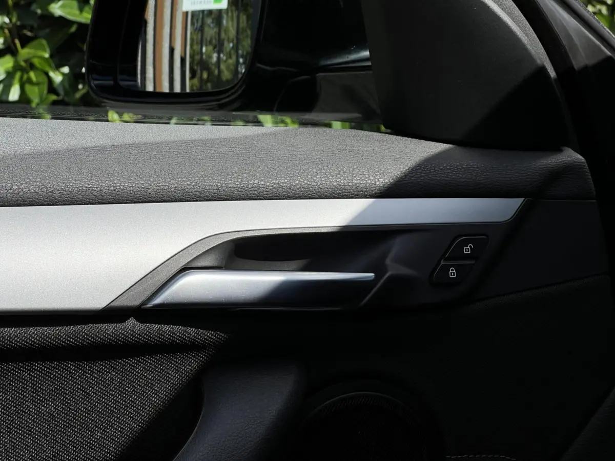sDrive18i Executive Edition, NL AUTO, NAP LOGISCH, NAVIGATIE, CARPLAY, CLIMATE CONTROL, CRUISE CONTROL, HUD, KEYLESS, ELEKTRISCHE KOFFERKLEP, LICHTMETAAL 18"