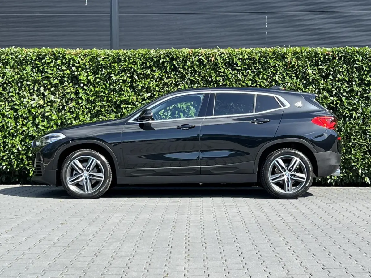 sDrive18i Executive Edition, NL AUTO, NAP LOGISCH, NAVIGATIE, CARPLAY, CLIMATE CONTROL, CRUISE CONTROL, HUD, KEYLESS, ELEKTRISCHE KOFFERKLEP, LICHTMETAAL 18"
