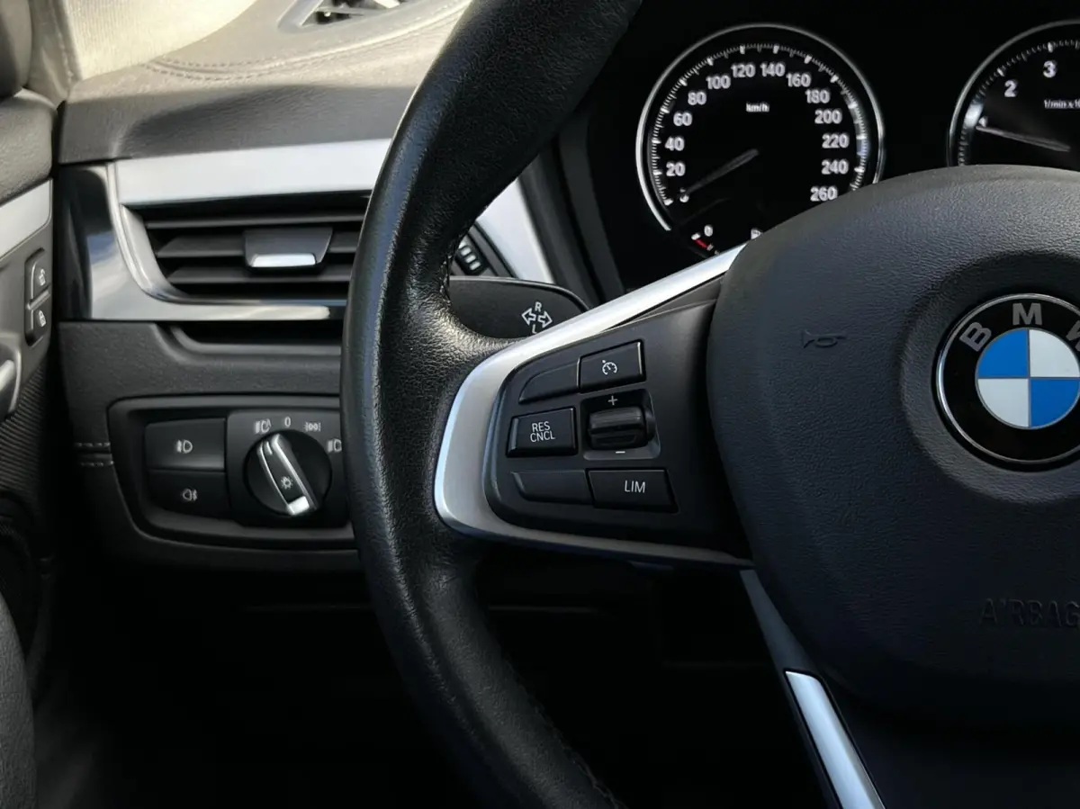 sDrive18i Executive Edition, NL AUTO, NAP LOGISCH, NAVIGATIE, CARPLAY, CLIMATE CONTROL, CRUISE CONTROL, HUD, KEYLESS, ELEKTRISCHE KOFFERKLEP, LICHTMETAAL 18"