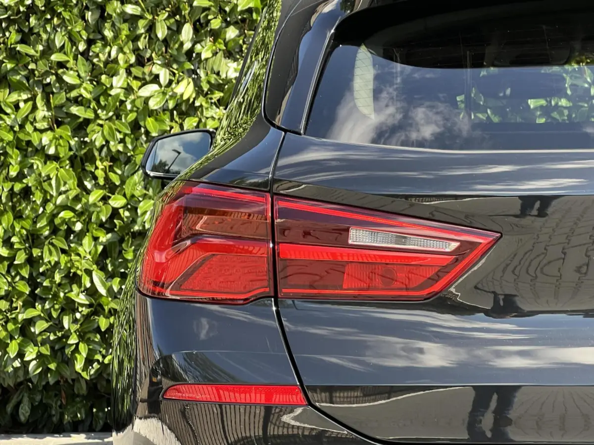 sDrive18i Executive Edition, NL AUTO, NAP LOGISCH, NAVIGATIE, CARPLAY, CLIMATE CONTROL, CRUISE CONTROL, HUD, KEYLESS, ELEKTRISCHE KOFFERKLEP, LICHTMETAAL 18"
