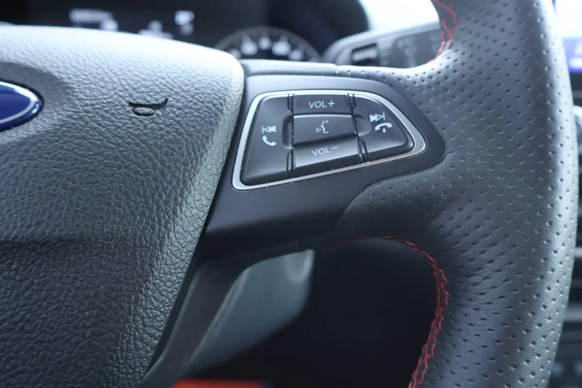 1.0 EcoBoost ST-Line | Cruise Control | Achteruitrij Camera | Pakeersensoren Voor/Achter | B&O | Dodehoeksdetectie | Navigatie |
