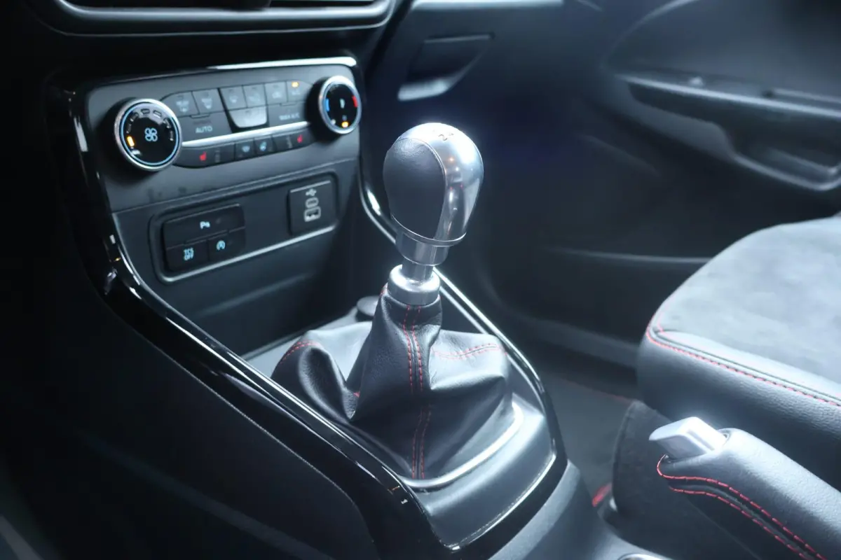 1.0 EcoBoost ST-Line | Cruise Control | Achteruitrij Camera | Pakeersensoren Voor/Achter | B&O | Dodehoeksdetectie | Navigatie |