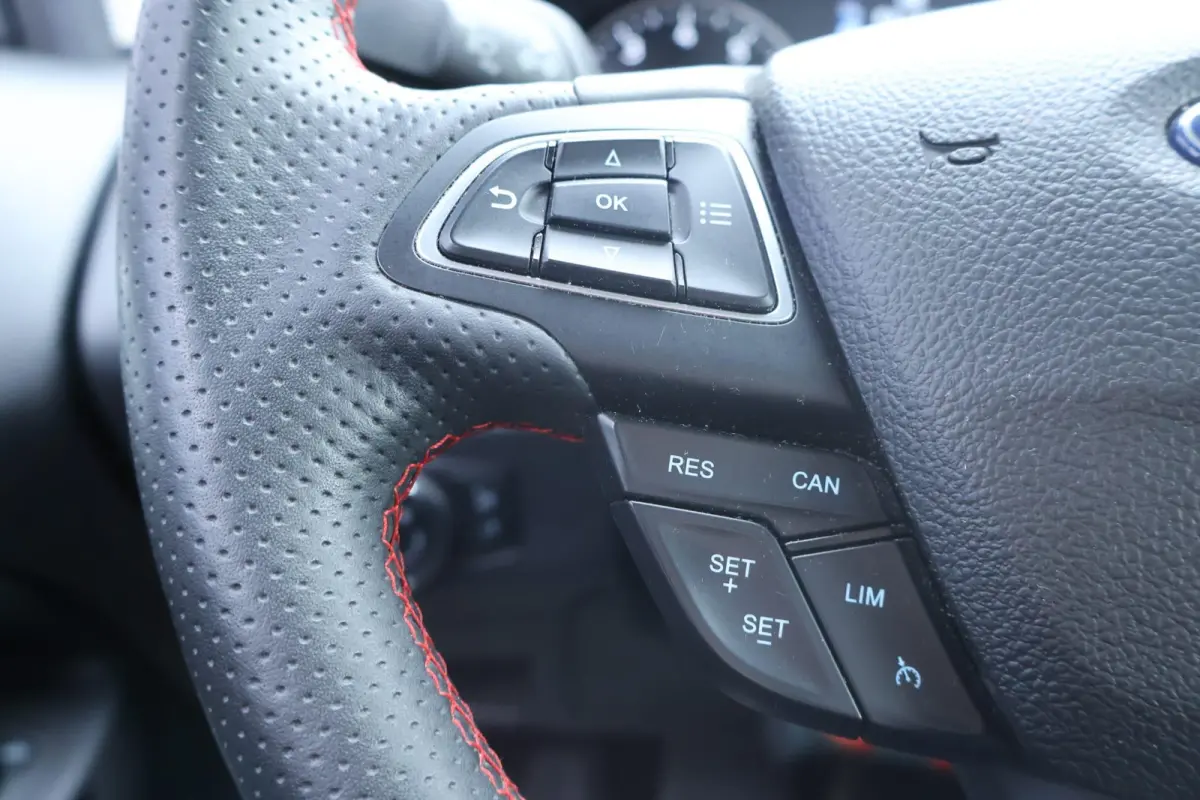 1.0 EcoBoost ST-Line | Cruise Control | Achteruitrij Camera | Pakeersensoren Voor/Achter | B&O | Dodehoeksdetectie | Navigatie |
