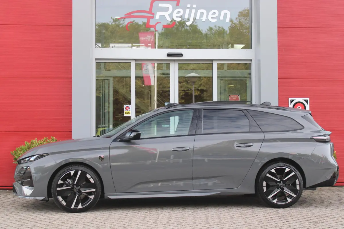 Peugeot 308 SW 1.2 Hybrid 145PK GT AUTOMAAT | PANORAMA SCHUIF/KANTEL DAK | AFNEEMBARE TREKHAAK | NAVIGATIE | SENSATION PACK: FOCAL HIFI SYSTEM (PREMIUM HIFI SYSTEEM MET 10 SPEAKERS)/DRAADLOZ